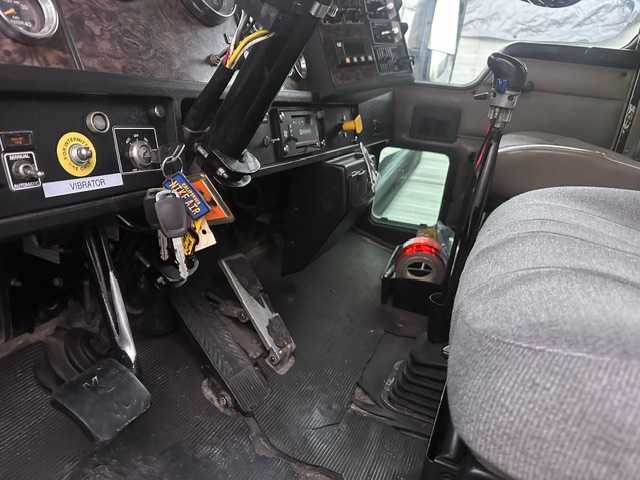 1999 Kenworth W900 Dump Truck — photo 8