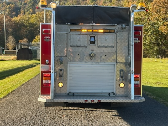 2004 American LaFrance Pumper - image 2