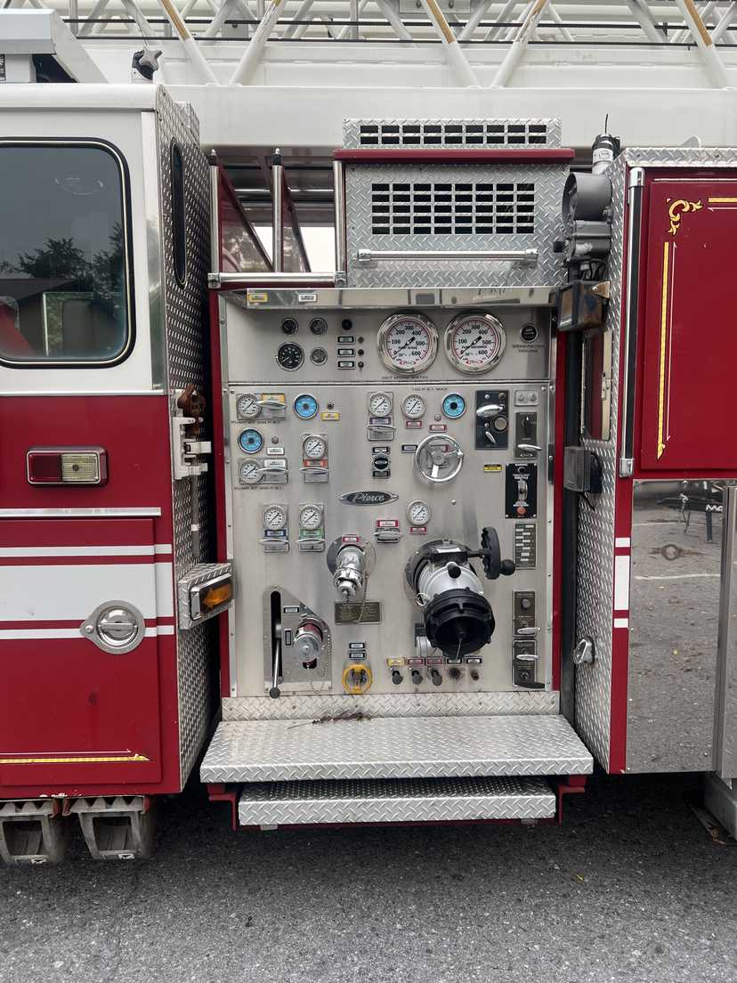 1993 Pierce 100' Aerial — photo 4