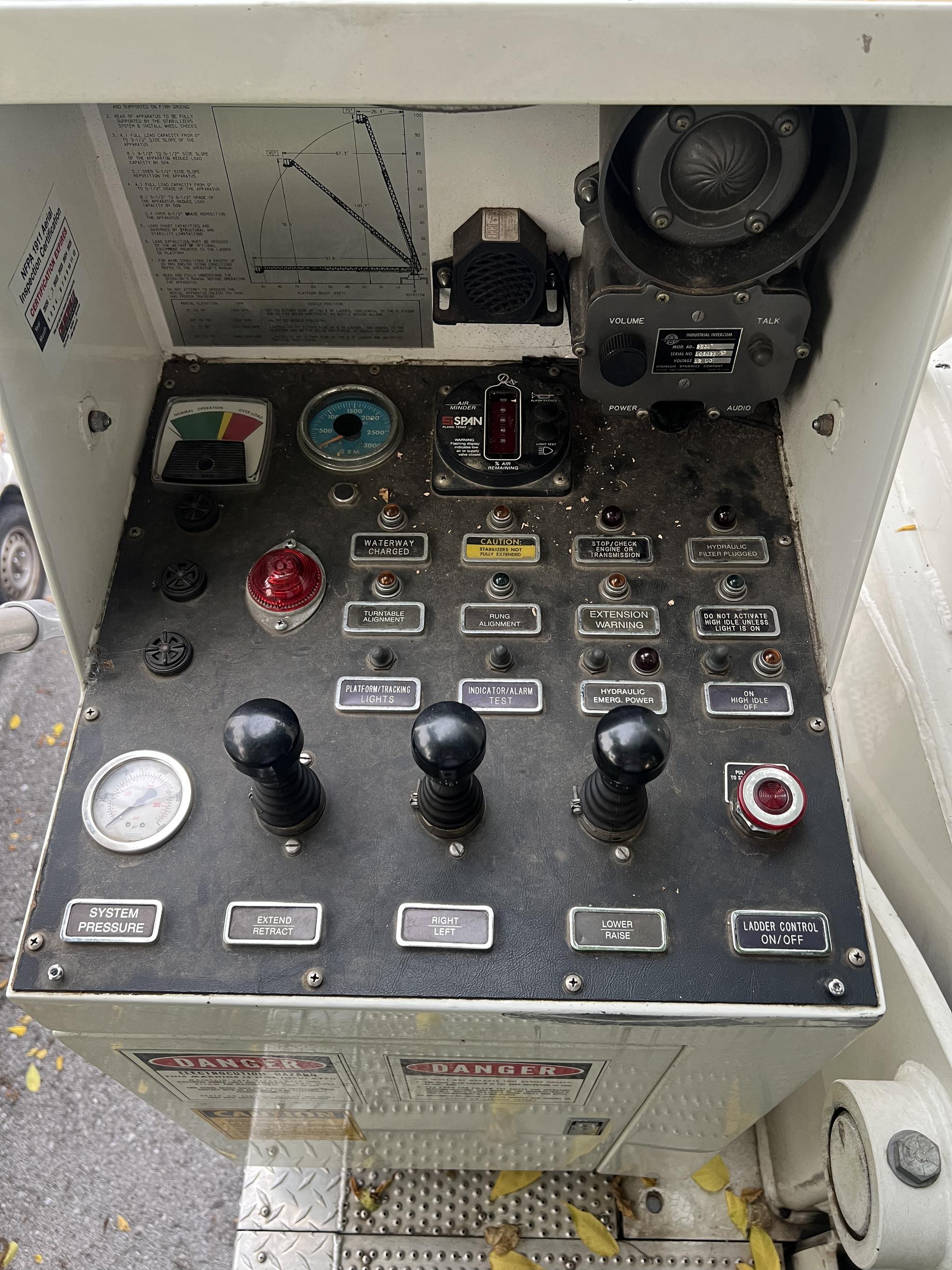 1993 Pierce 100' Aerial - image 5