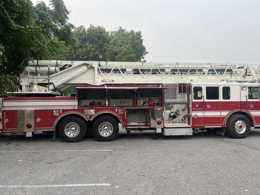1993 Pierce 100' Aerial