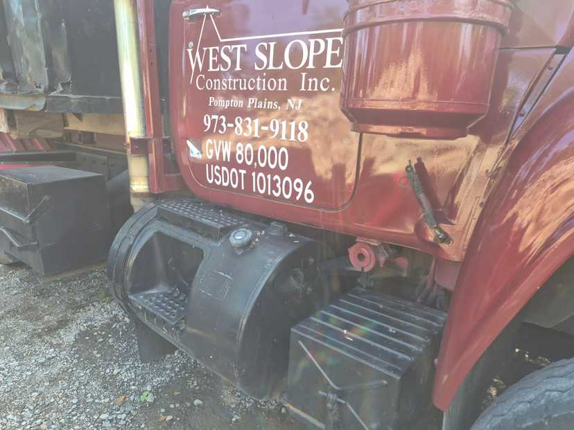 1988 Mack Roll Off — photo 5