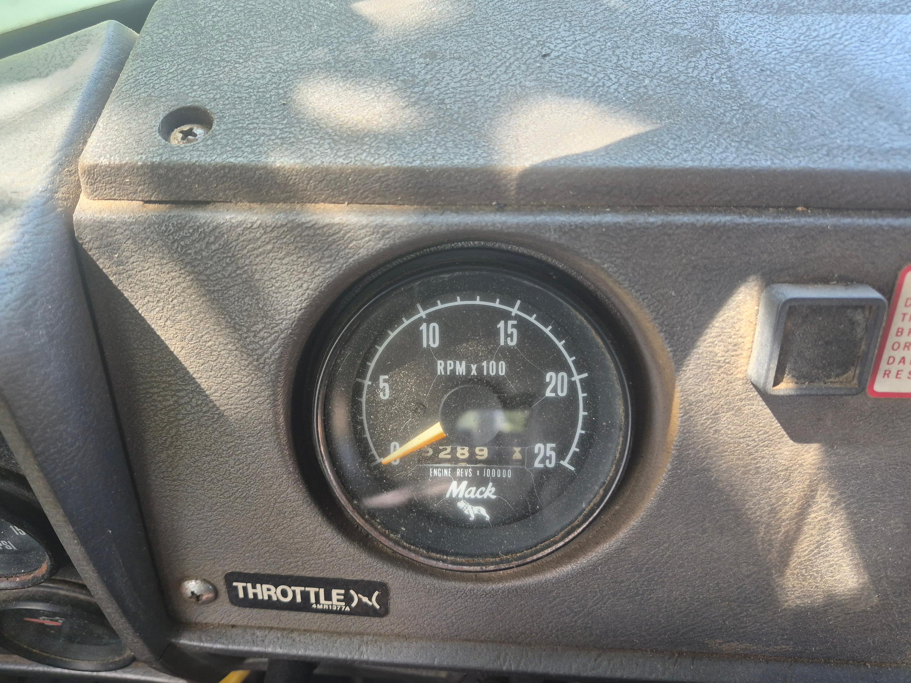 1988 Mack Roll Off  - image 20