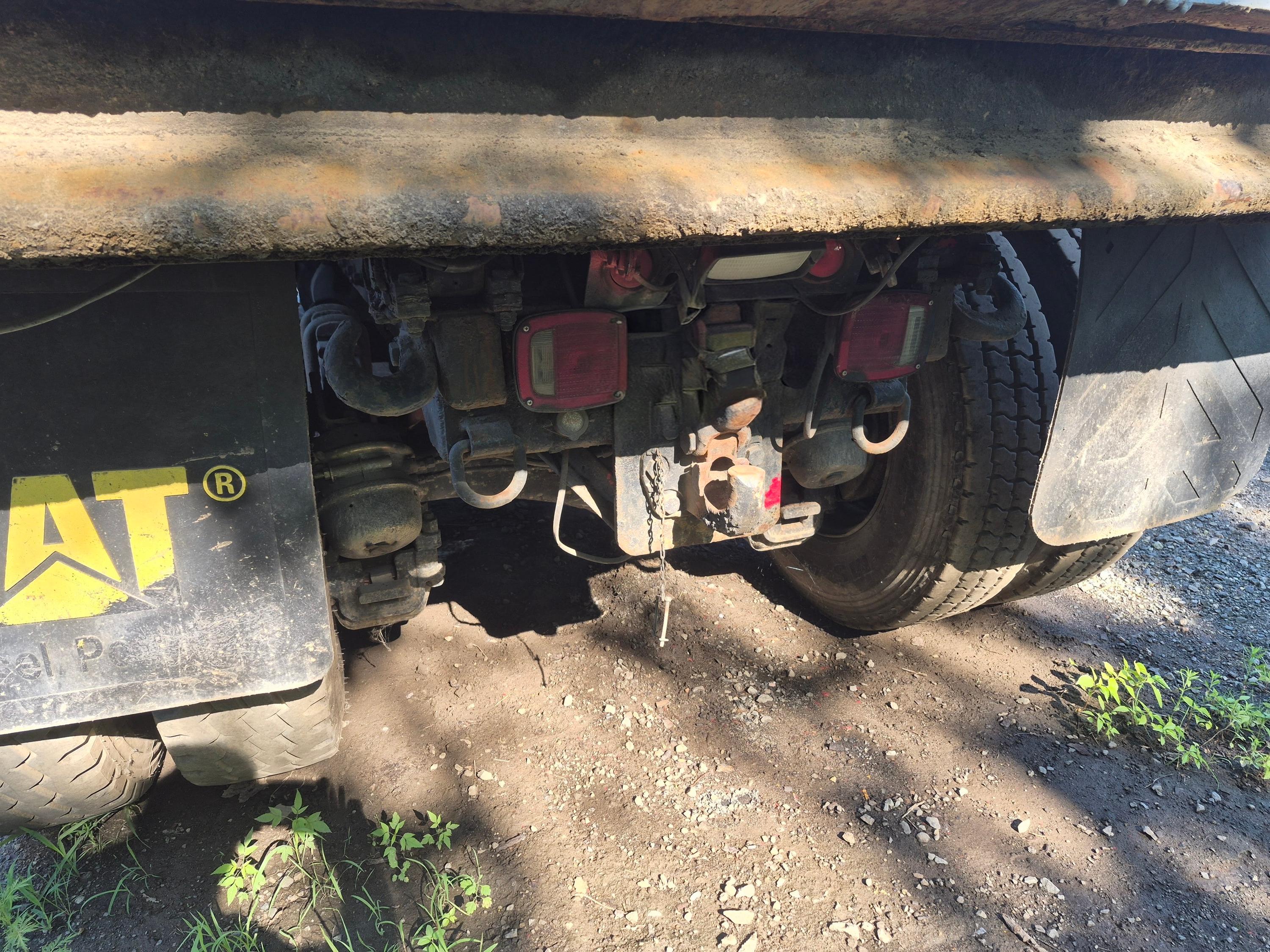 1998 Mack R688ST Dump Truck - image 10