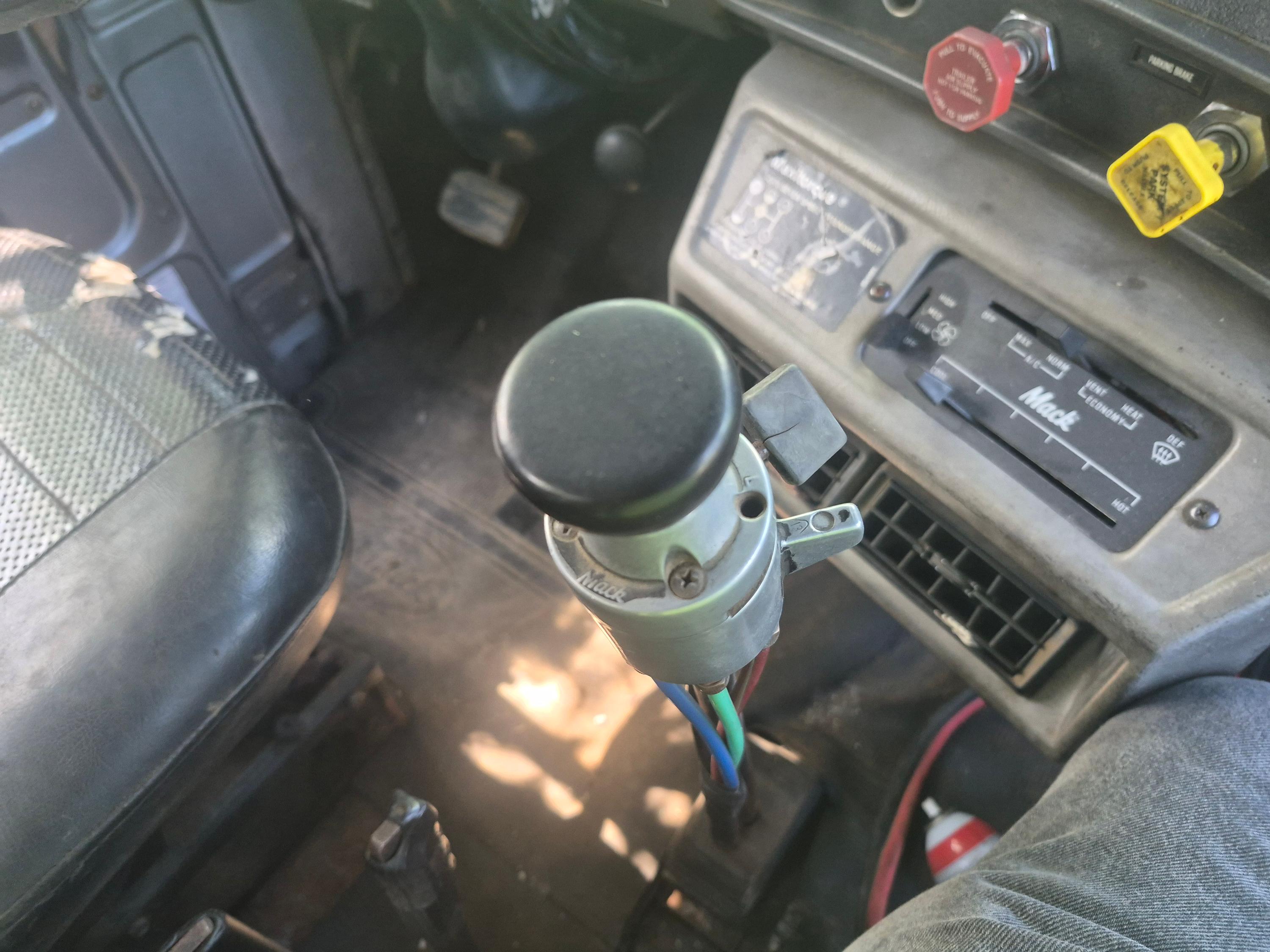 1988 Mack Roll Off  - image 16