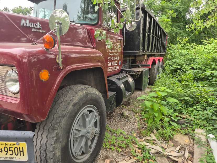1988 Mack Roll Off — photo 3