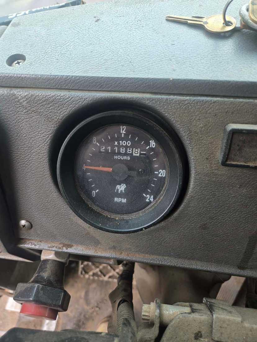 1998 Mack R688ST Dump Truck — photo 8