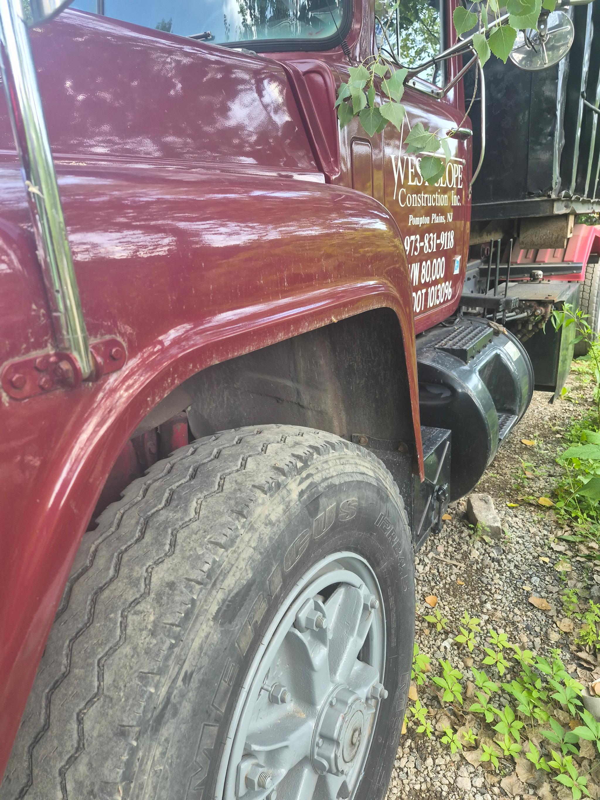 1988 Mack Roll Off  - image 4