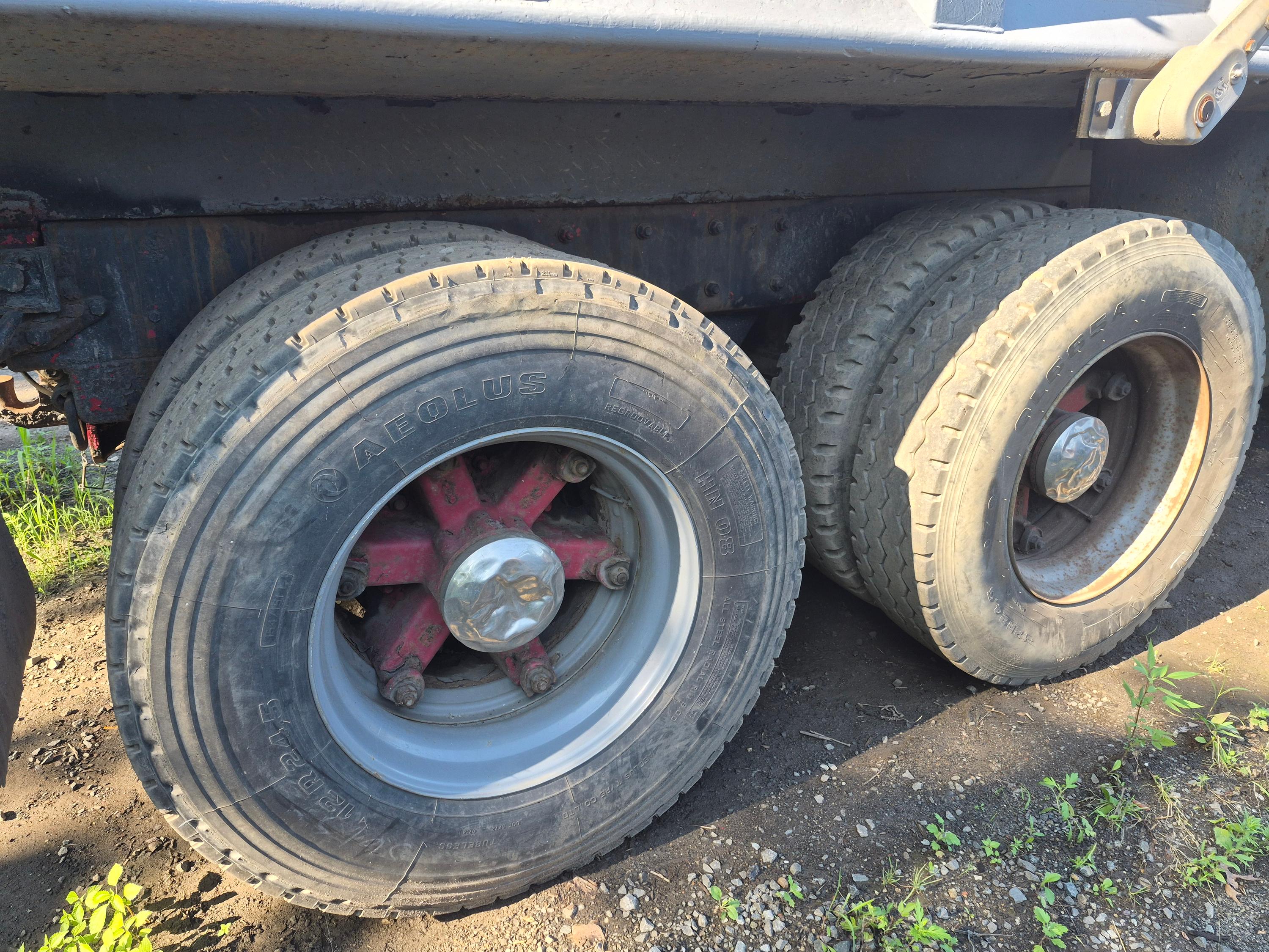 1998 Mack R688ST Dump Truck - image 12