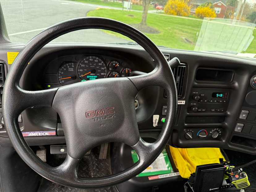2009 GMC 5500 4x4 Mini Pumper — photo 2