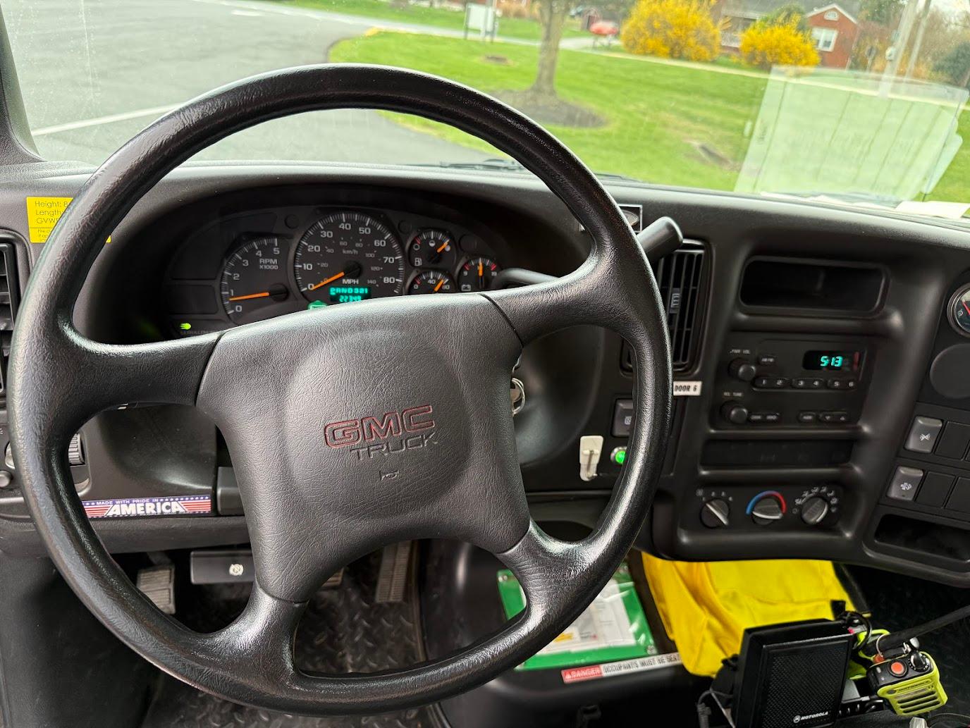 2009 GMC 5500 4x4 Mini Pumper - image 2