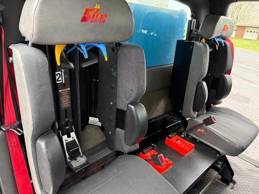 2009 GMC 5500 4x4 Mini Pumper — photo 3