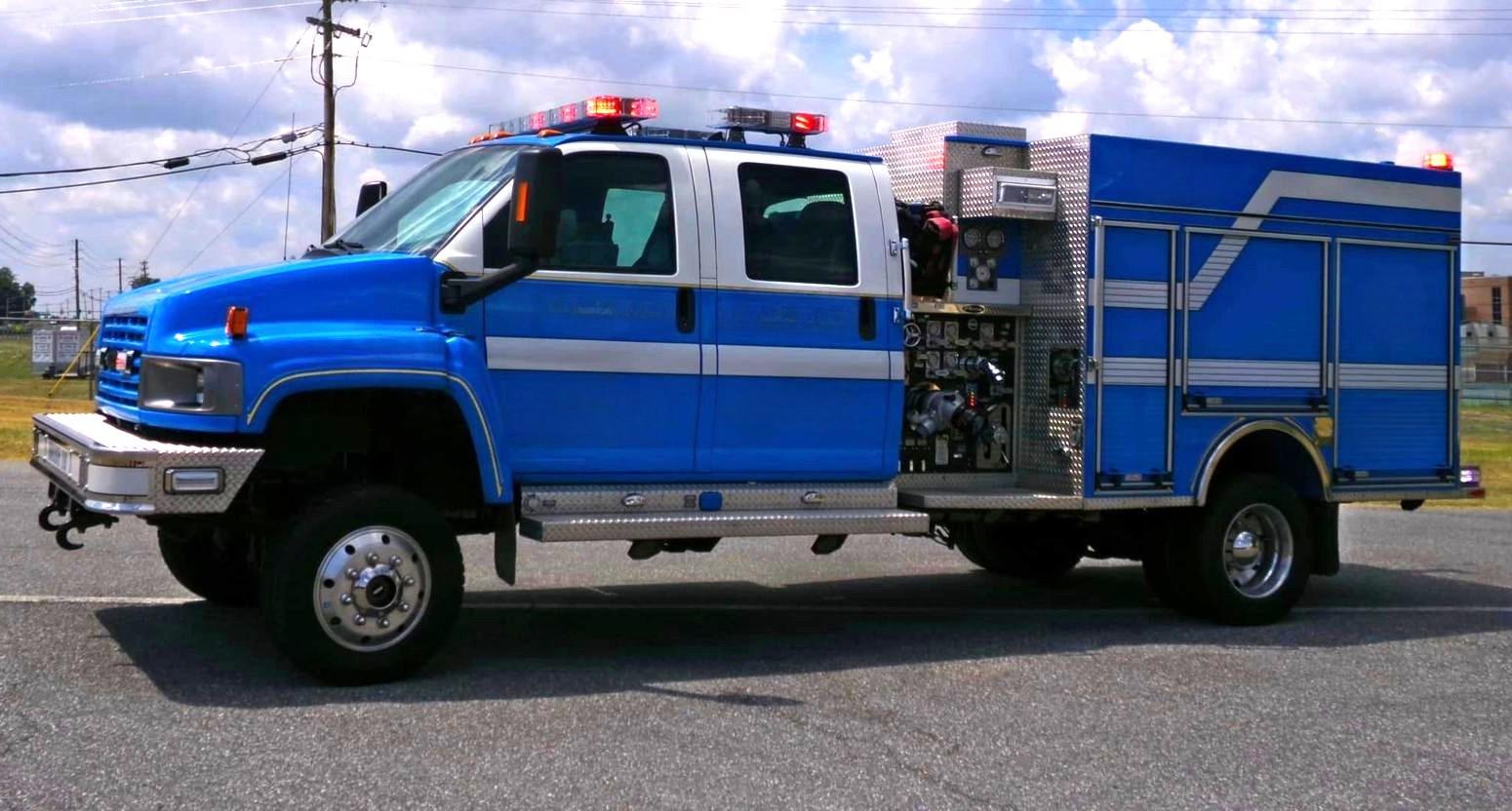 2009 GMC 5500 4x4 Mini Pumper - image 1