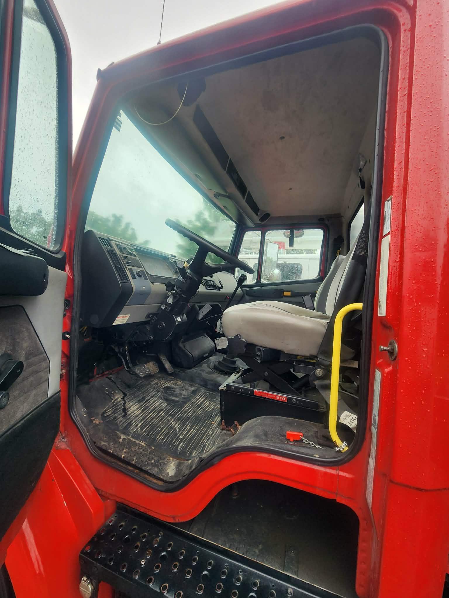 1996 Walker Freightliner Tanker - image 14