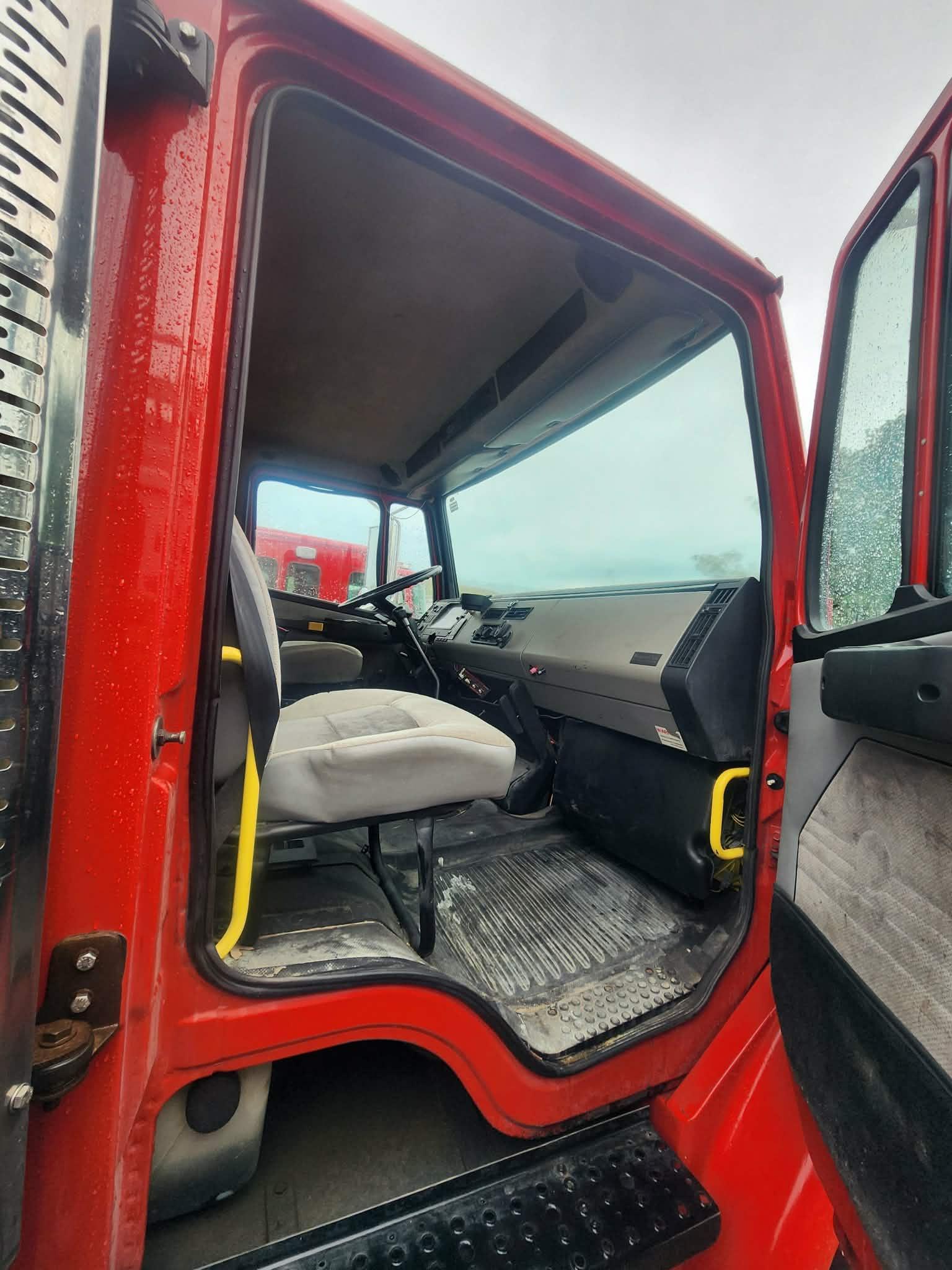 1996 Walker Freightliner Tanker - image 11