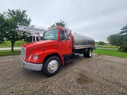 1996 Walker Freightliner Tanker - image 3