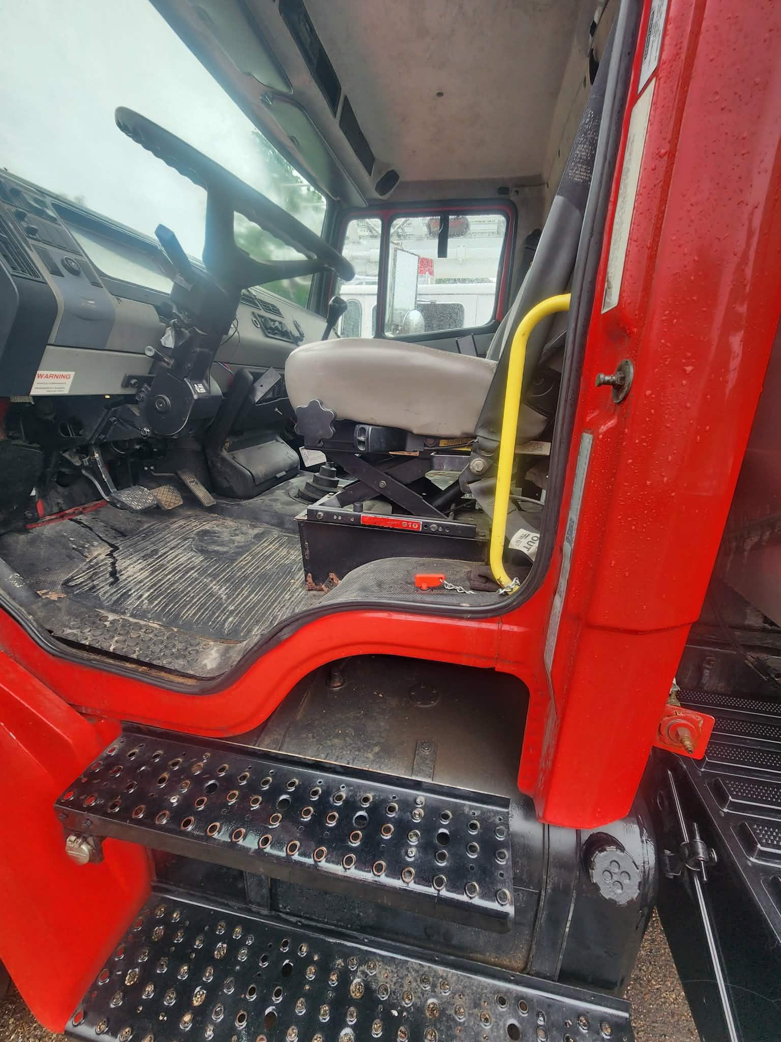 1996 Walker Freightliner Tanker - image 13