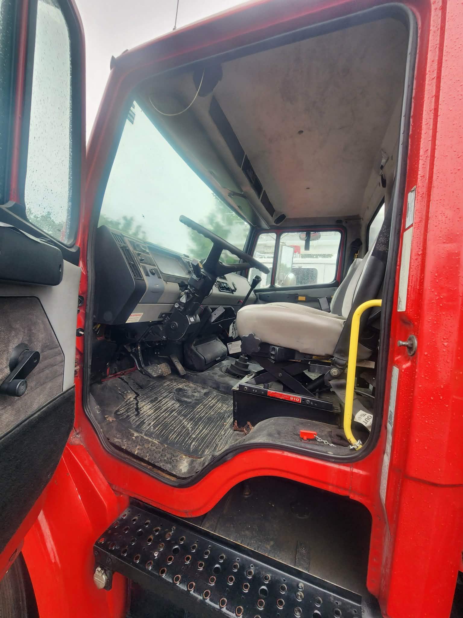 1996 Walker Freightliner Tanker - image 15