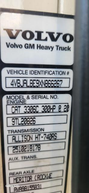 1999 Volvo Tanker - image 18