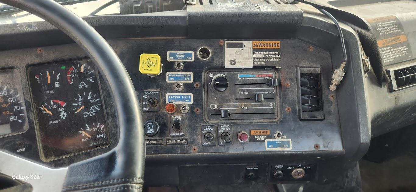 1999 Volvo Tanker - image 13