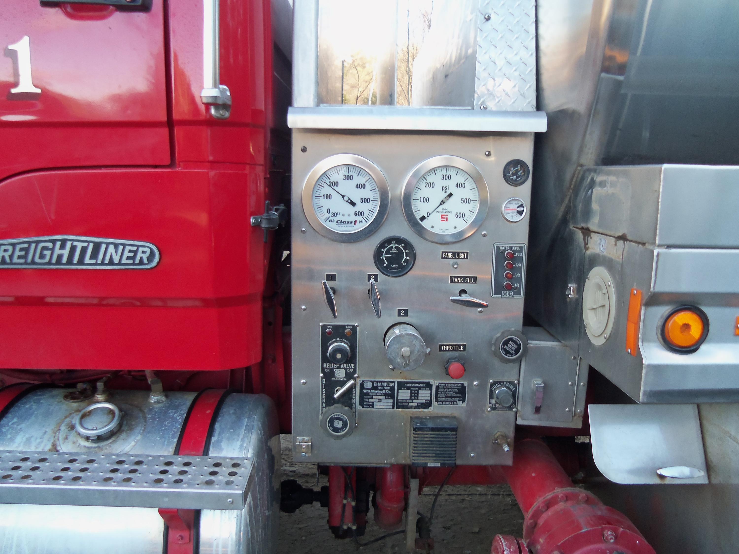 1990 Custom Fire Freightliner Pumper Tanker - image 11