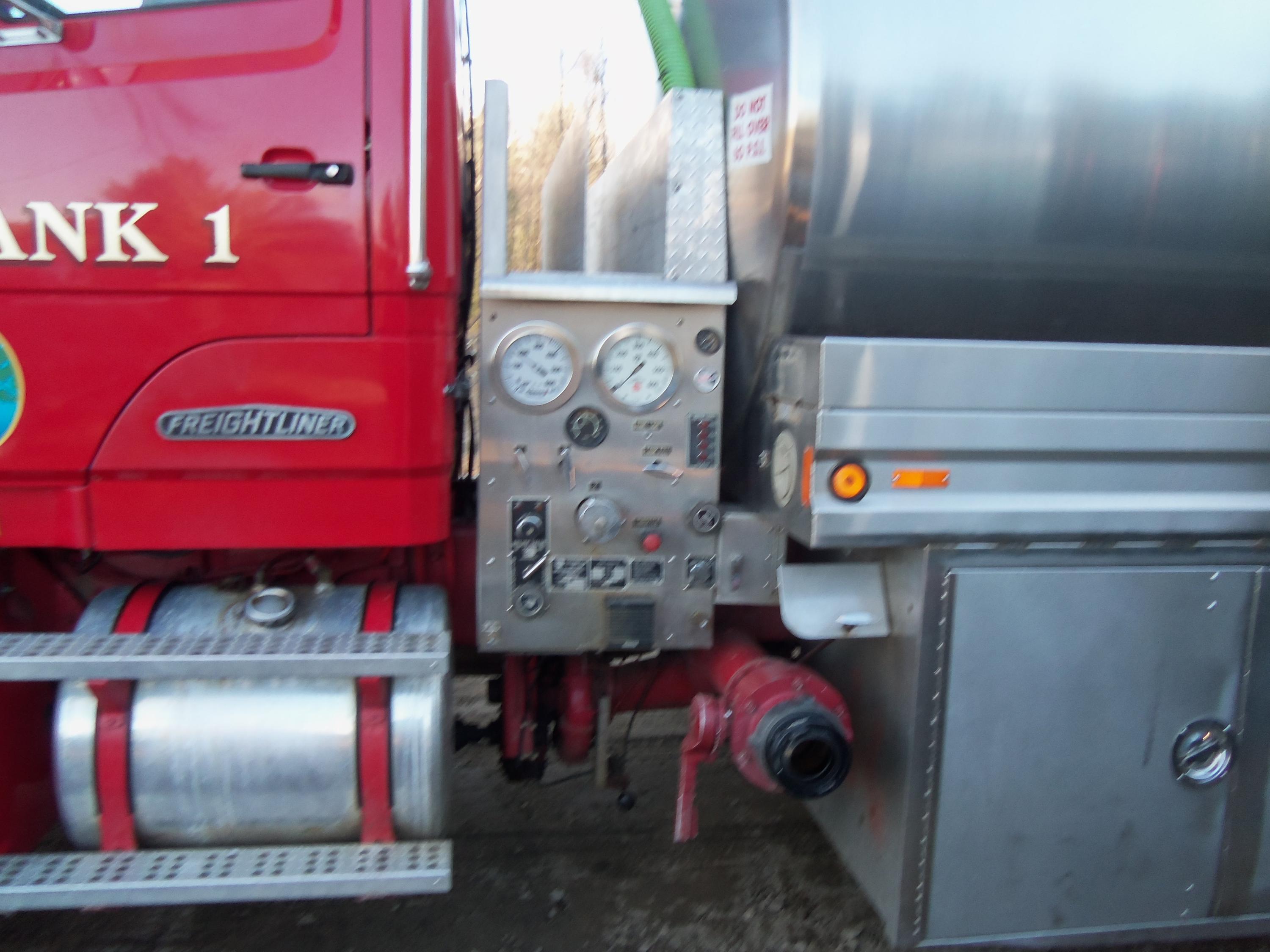 1990 Custom Fire Freightliner Pumper Tanker - image 20
