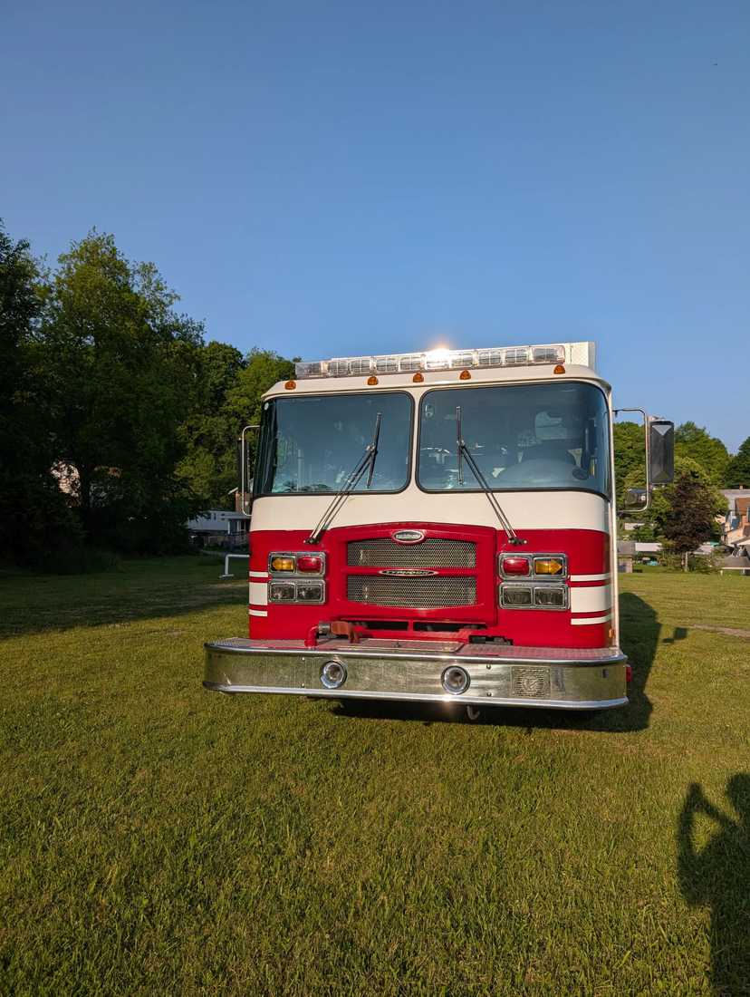2002 Saulsbury E-One Pumper — photo 3