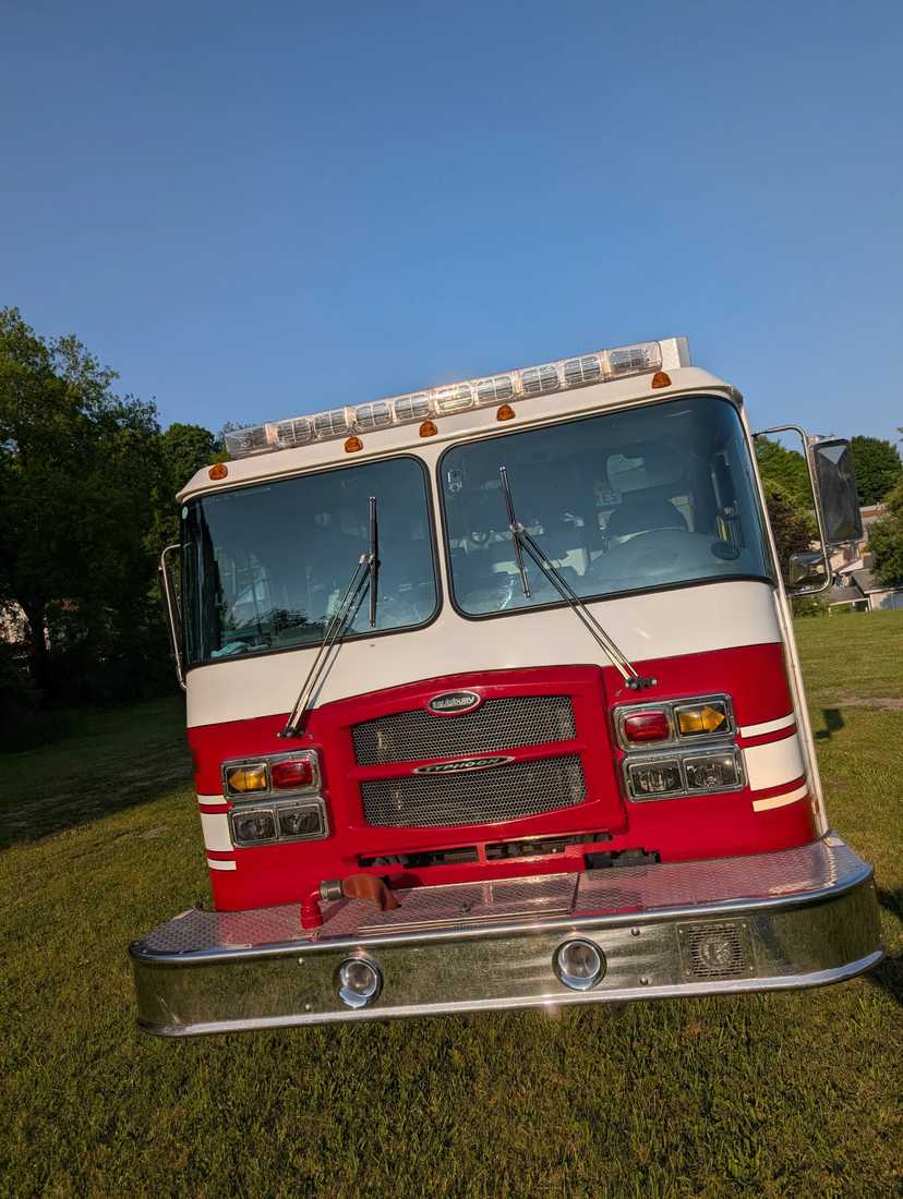 2002 Saulsbury E-One Pumper — photo 5