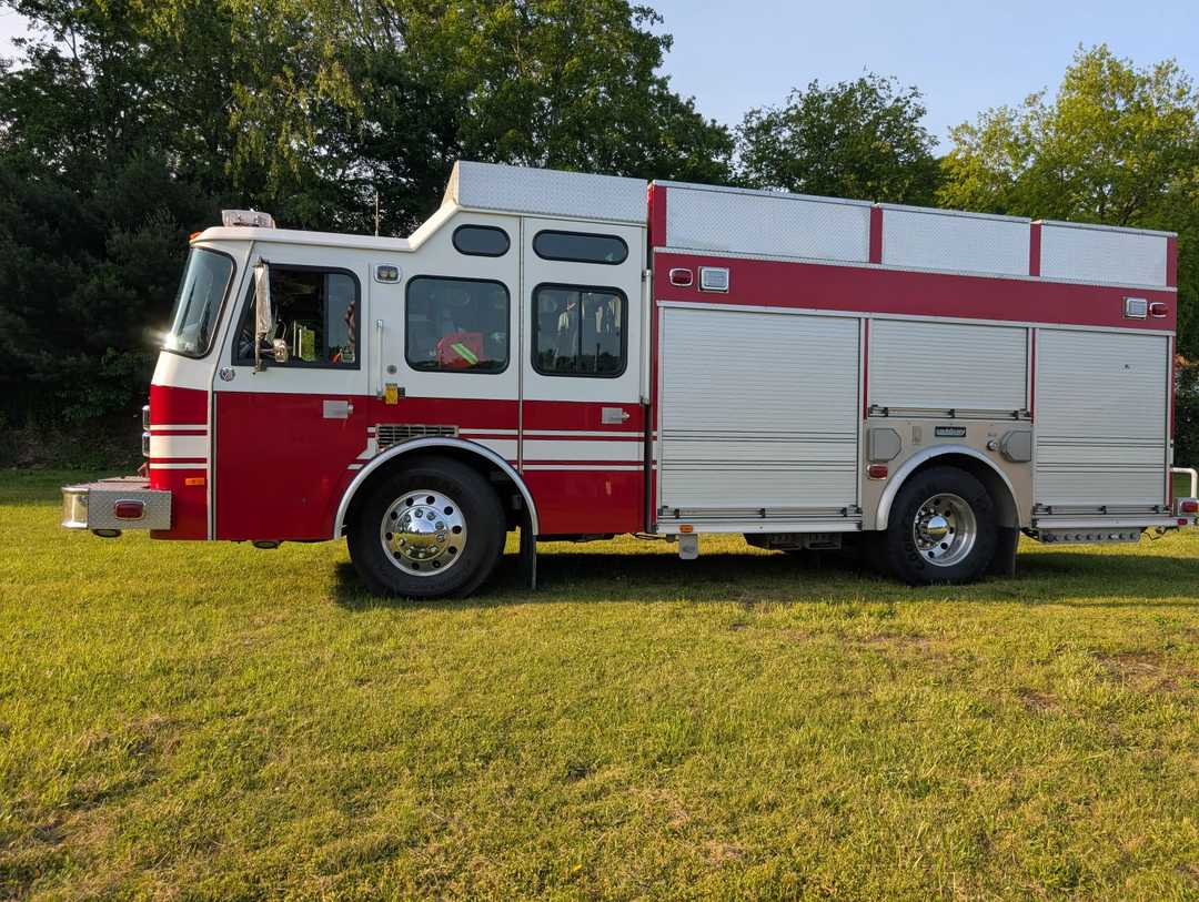 2002 Saulsbury E-One Pumper