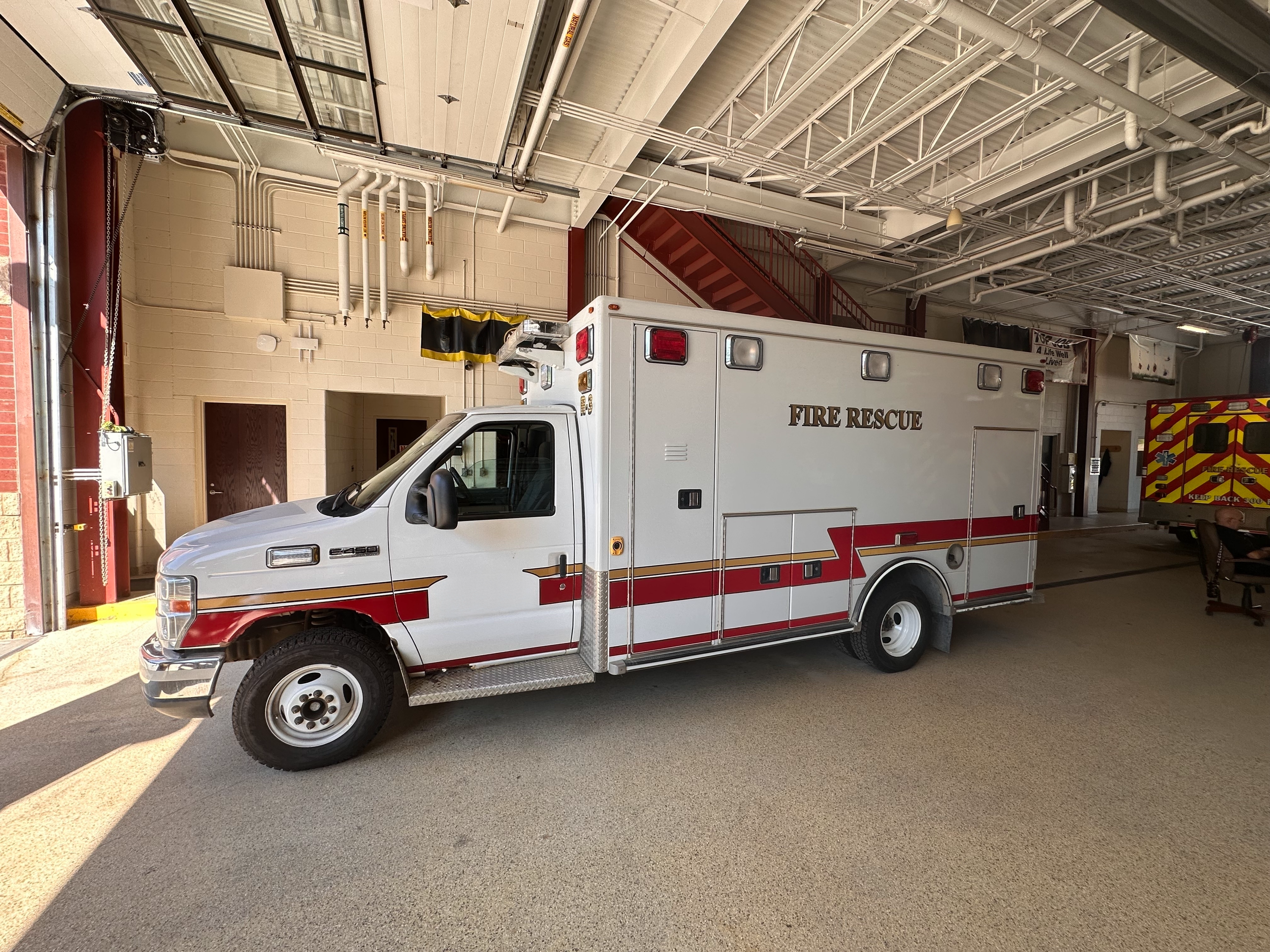 2011 Road Rescue Ford Type III Ambulance - image 4
