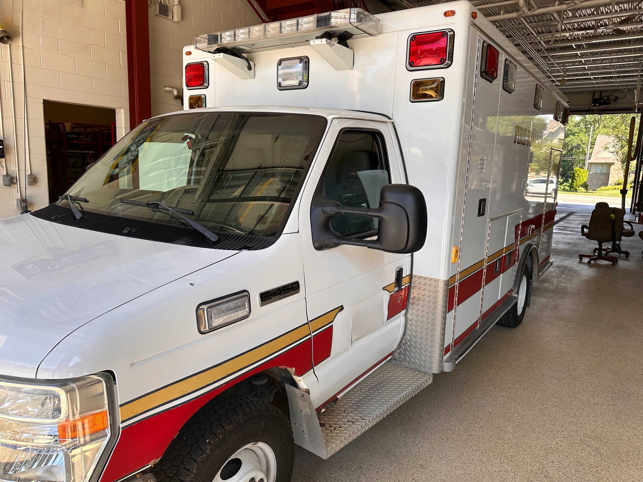 2011 Road Rescue Ford Type III Ambulance - image 2