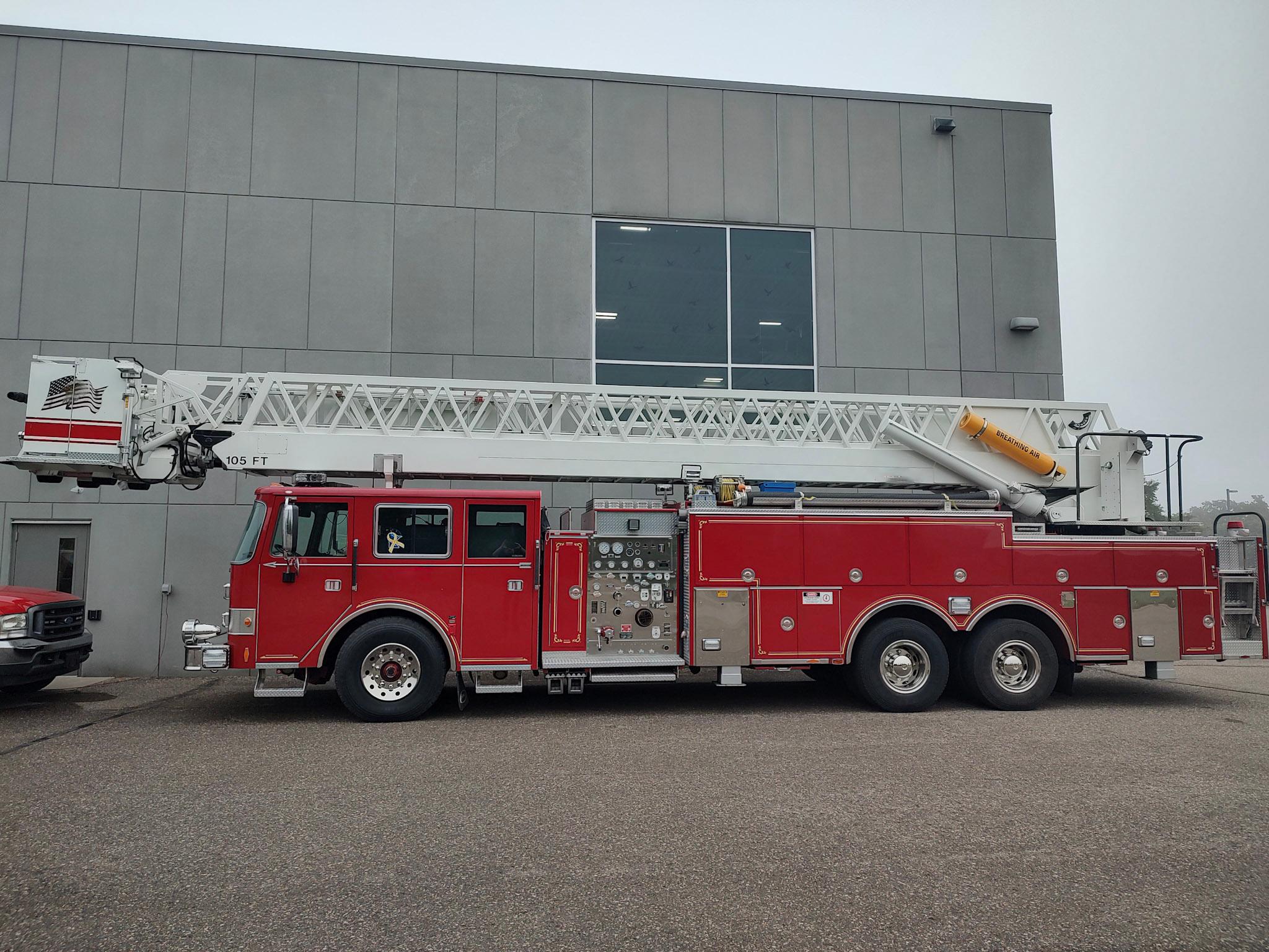 1990 Pierce Arrow 105' Quint - image 5