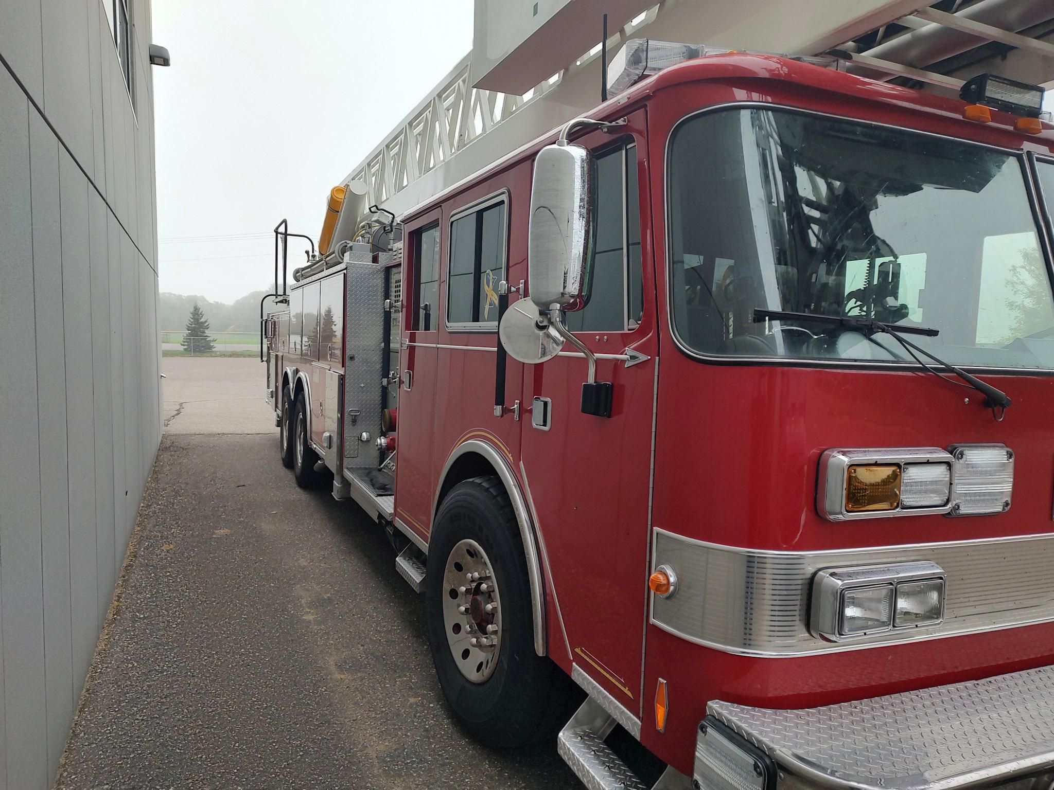 1990 Pierce Arrow 105' Quint - image 2