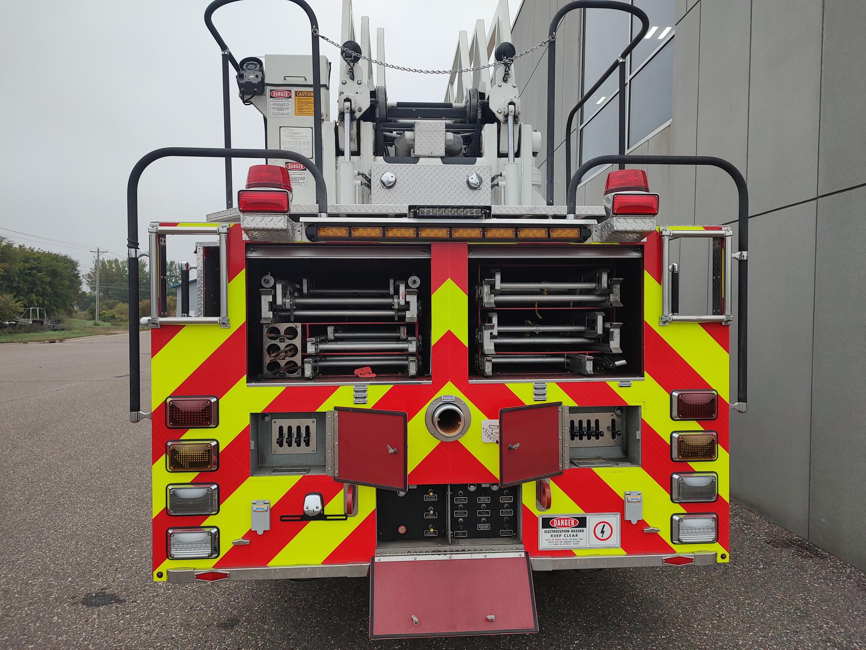 1990 Pierce Arrow 105' Quint - image 8