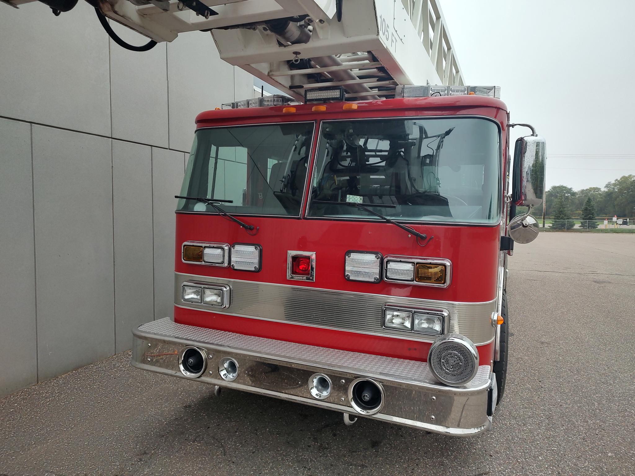 1990 Pierce Arrow 105' Quint - image 4
