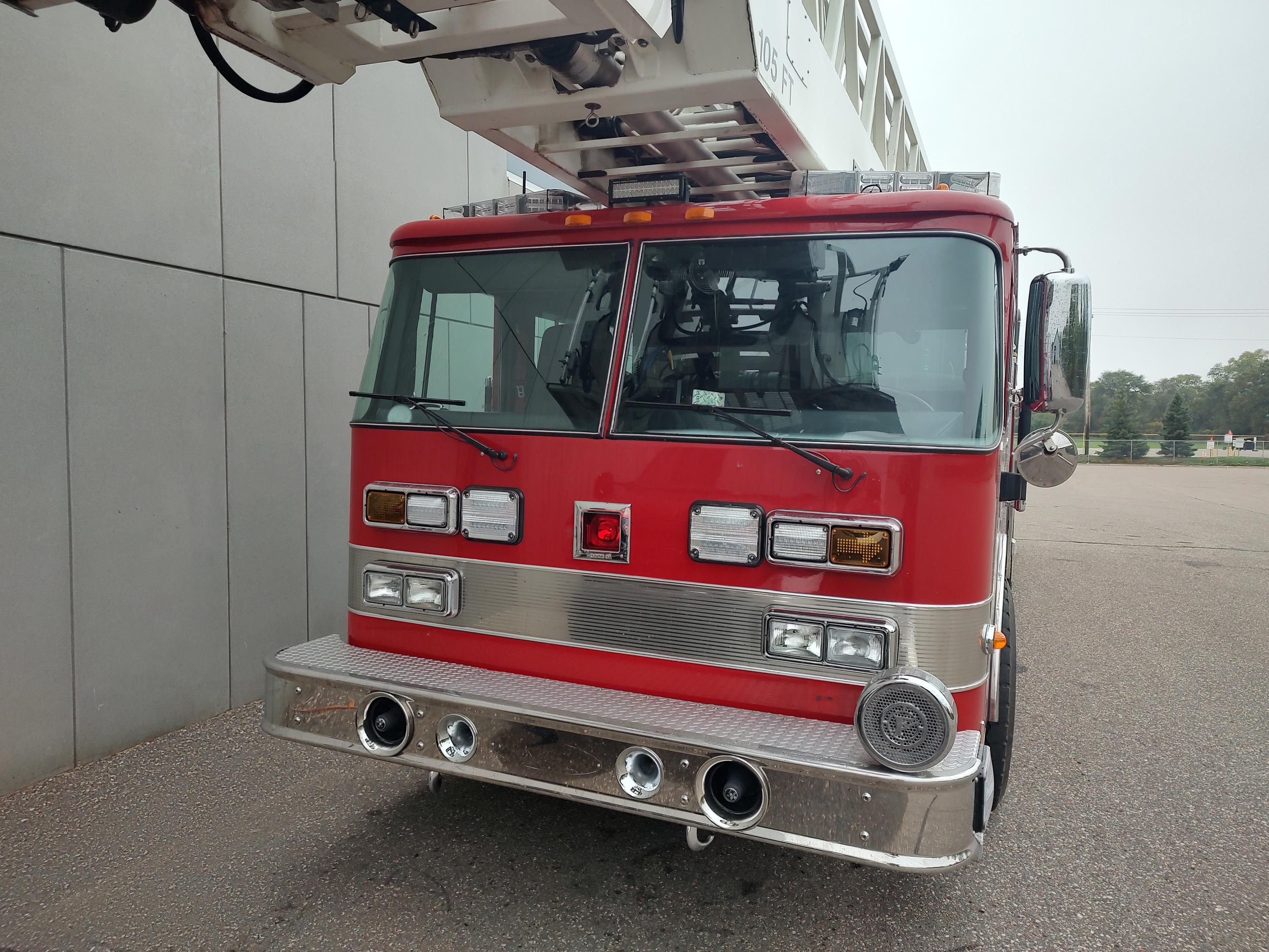 1990 Pierce Arrow 105' Quint - image 4