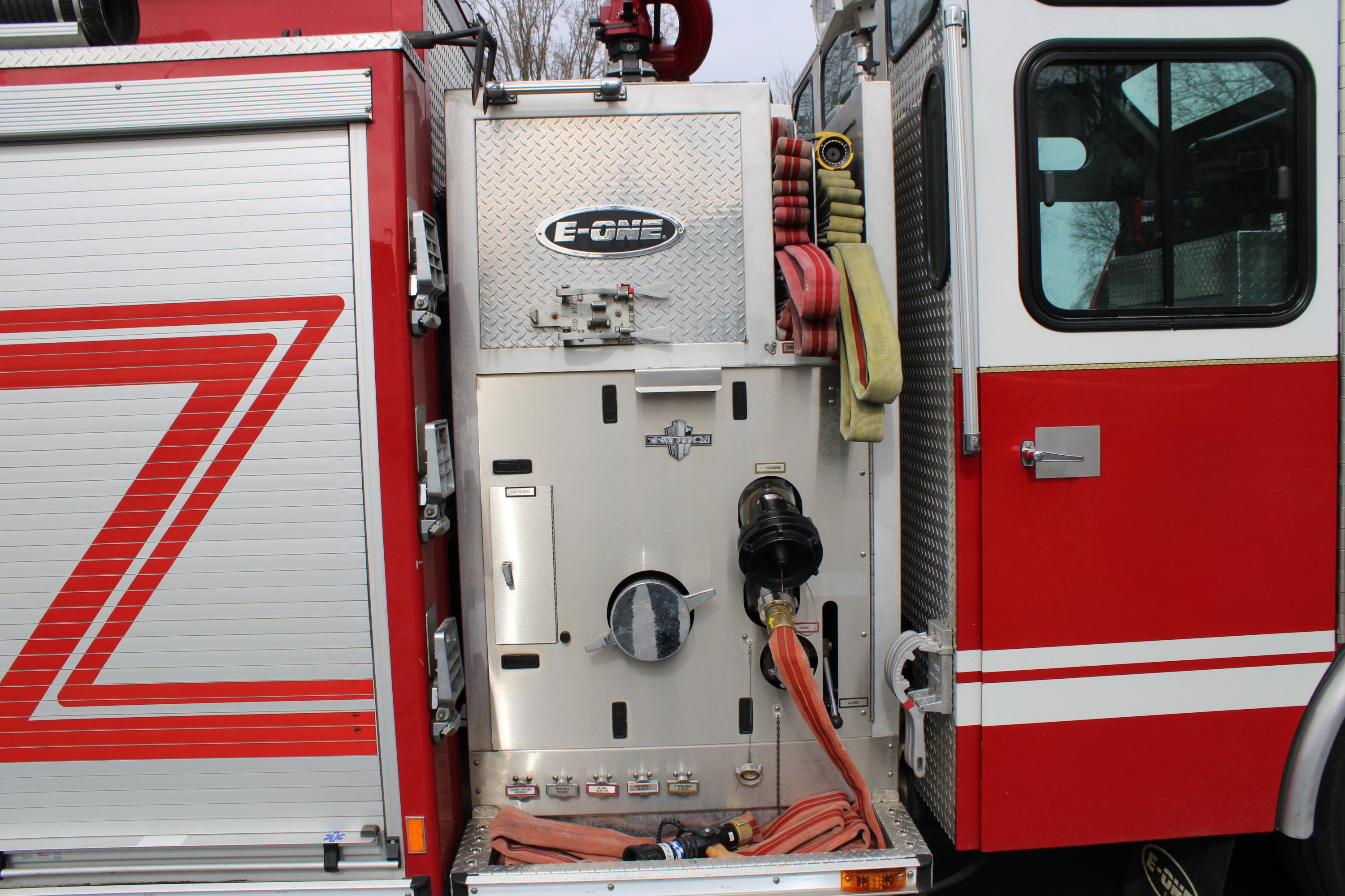 2010 E-One Typhoon/Tradition - image 8