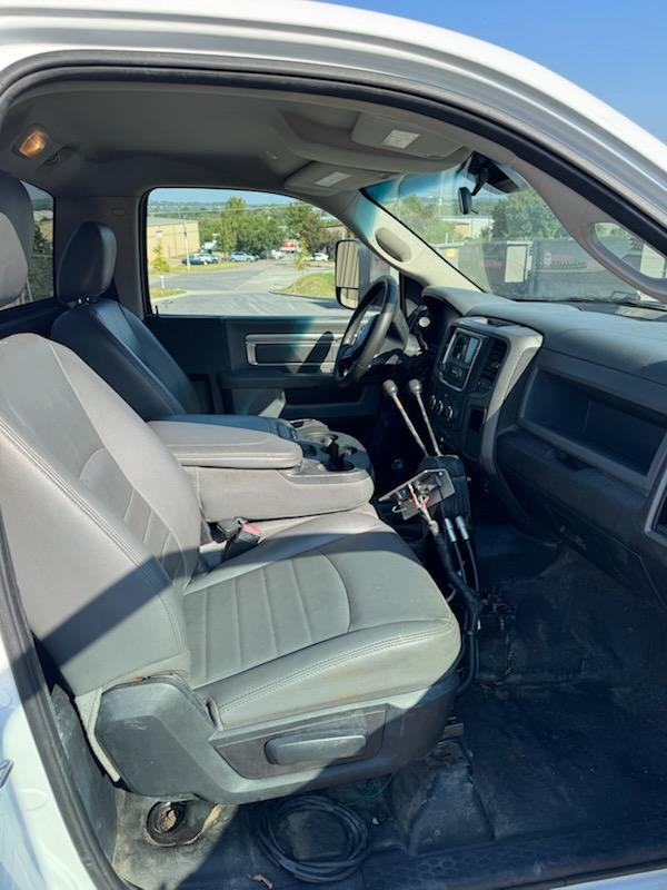 2018 Ram 5500 Hooklift - image 4