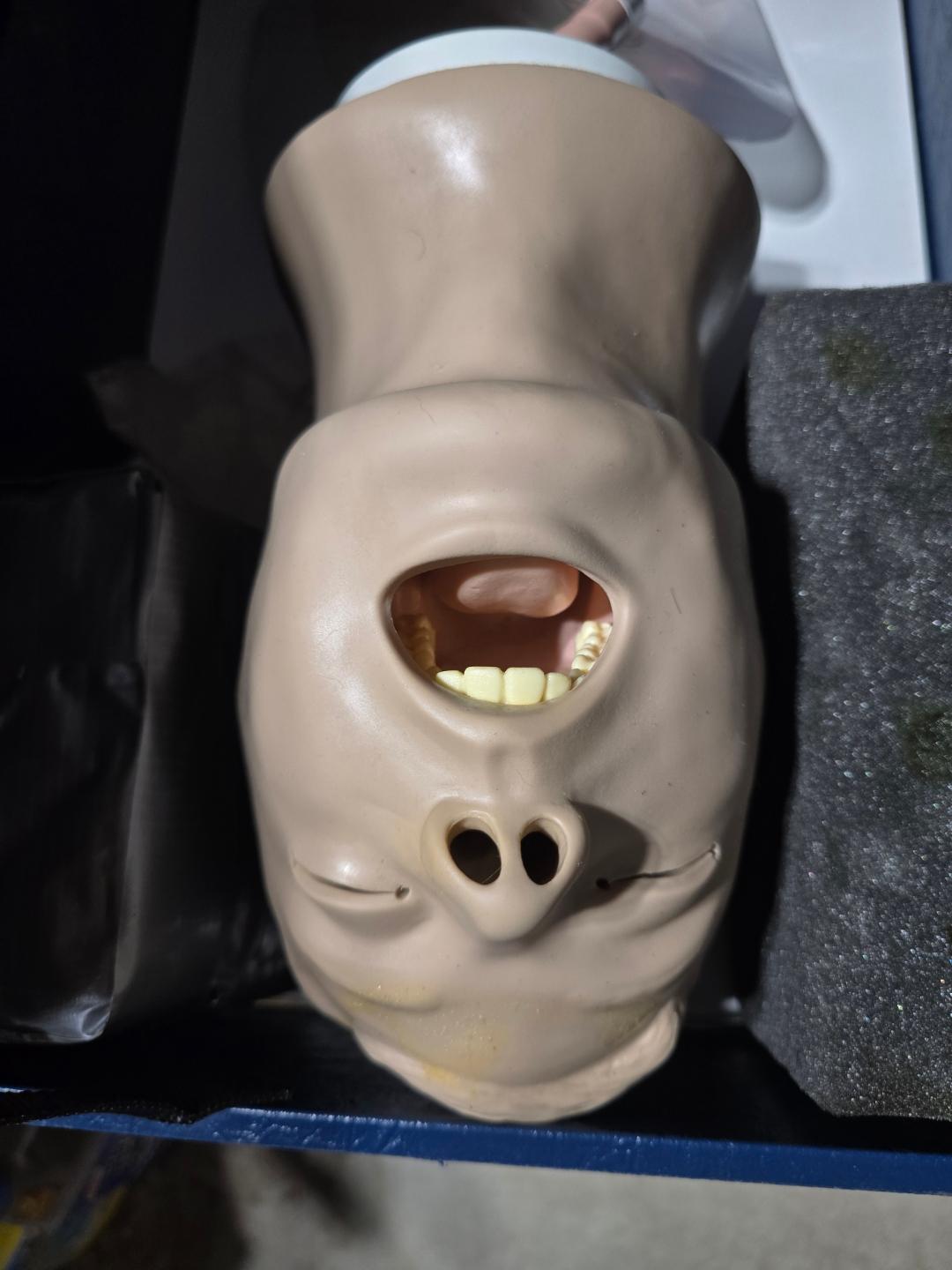 Adult intubation head and 2 brand new replacement heads - image 1