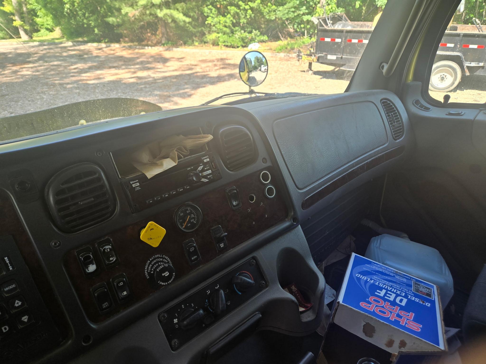 2018 Freightliner Dump Truck - image 14