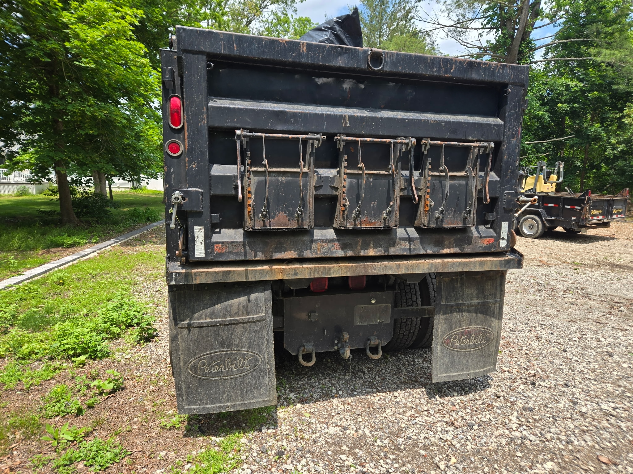 2018 Freightliner Dump Truck - image 9
