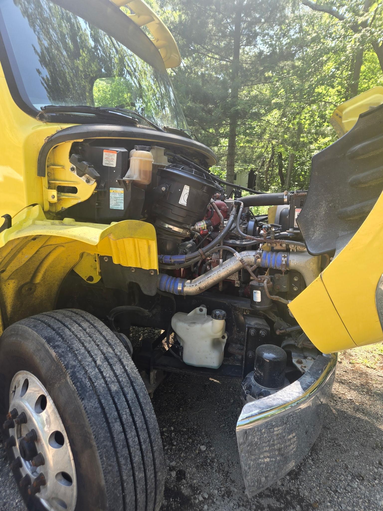 2018 Freightliner Dump Truck - image 11