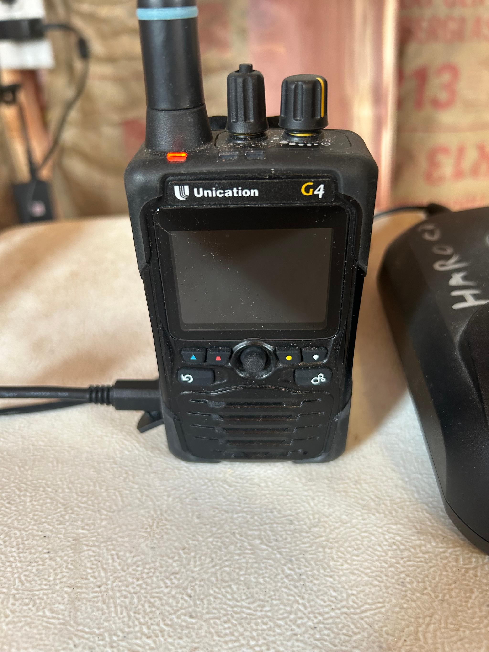 G4 pager 700/800 mhzs  - image 3