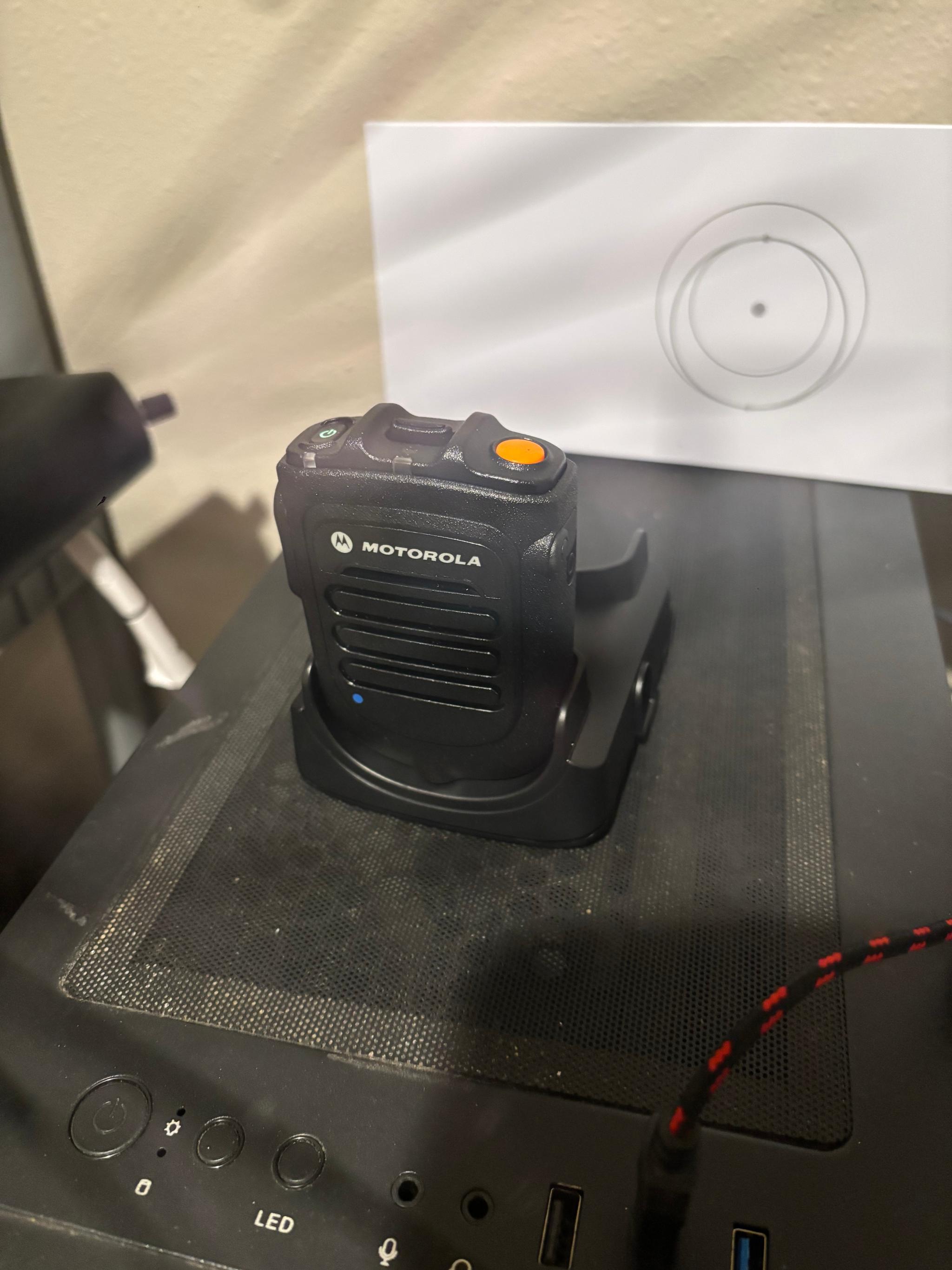 Motorola remote speaker mic - image 4