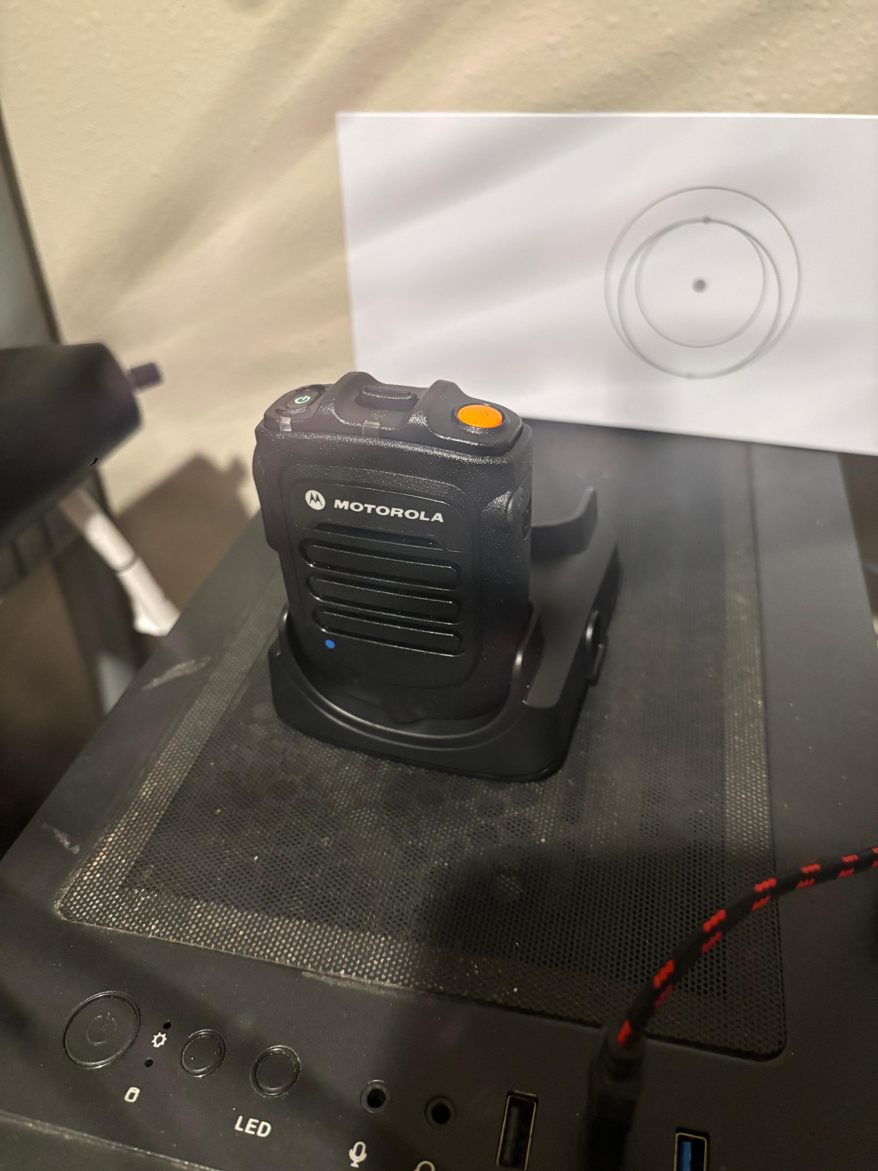 Motorola remote speaker mic - image 4