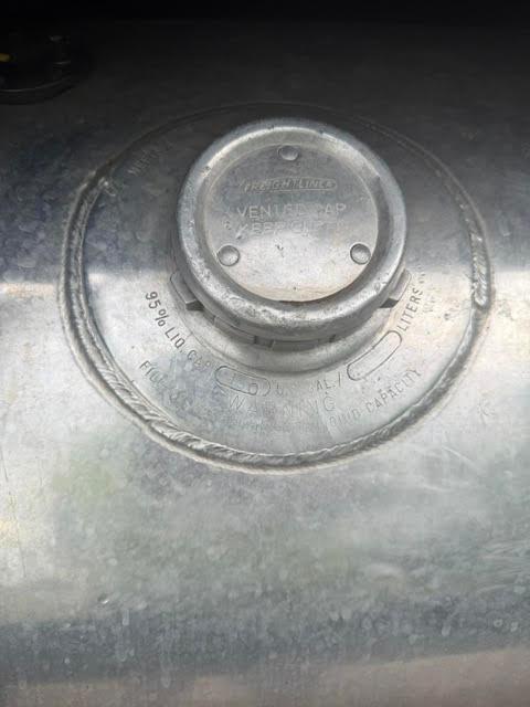 2001 Freightliner Tanker - image 17