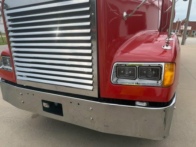 2001 Freightliner Tanker - image 6