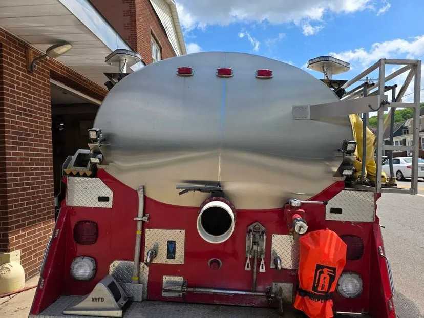 1994 GMC Tanker — photo 6