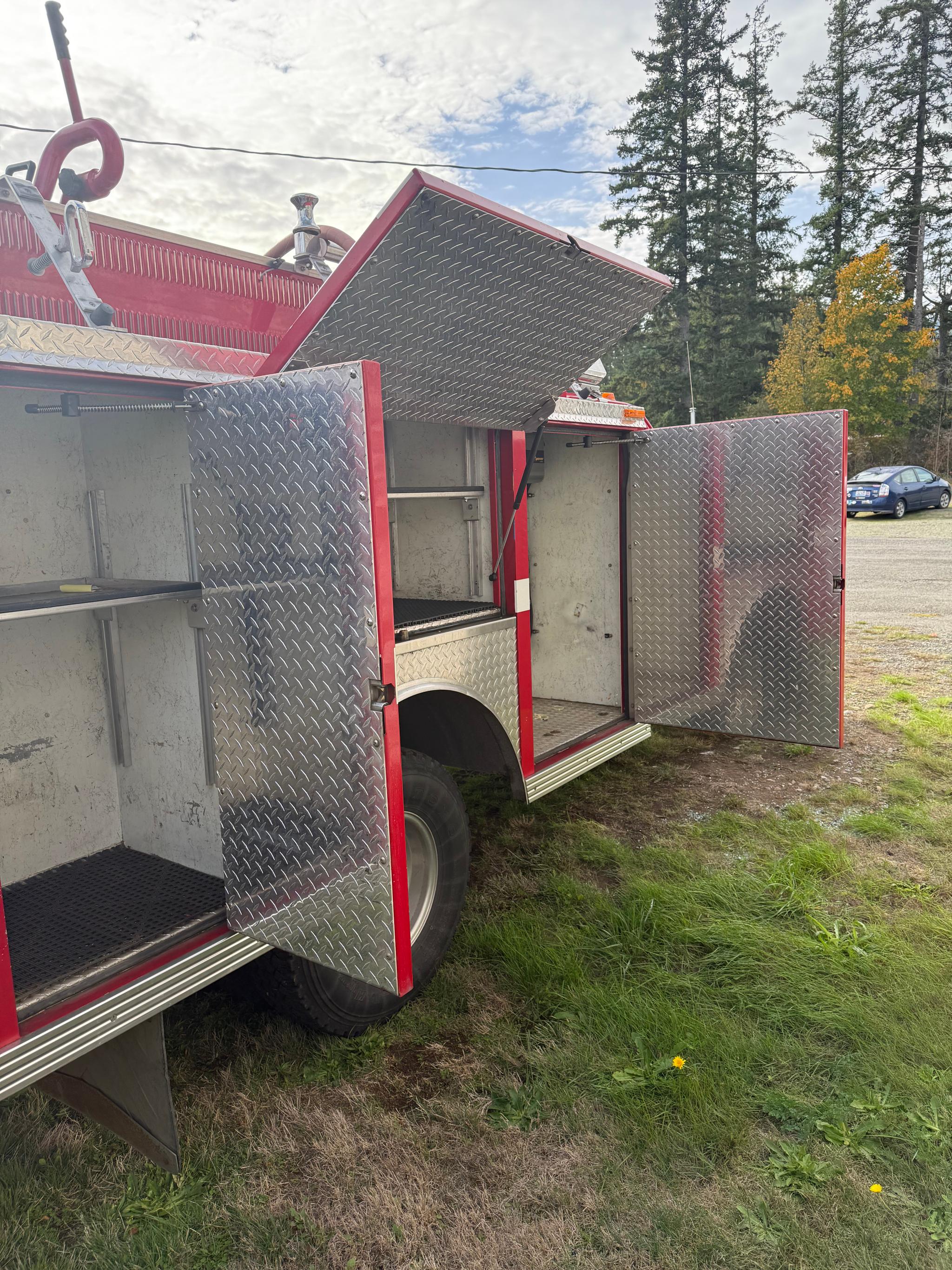 1995 Ford F-350 4x4 Brush Truck - image 4