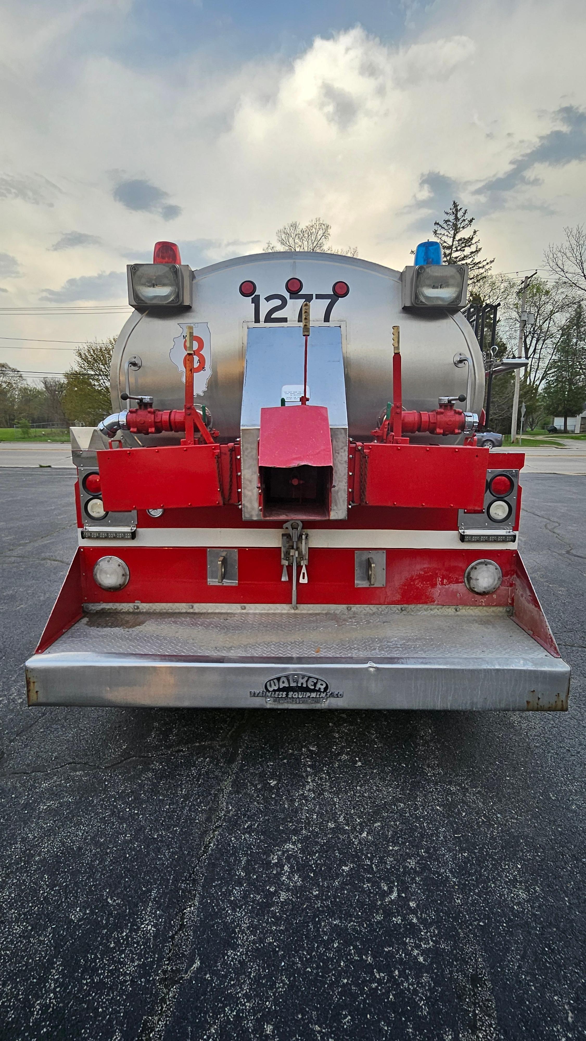 2007 International 4400 SBA 4x2 Tanker/Tender - image 2